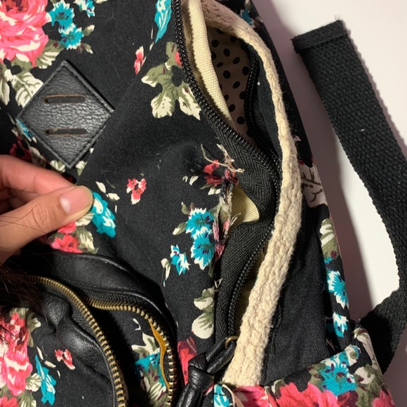 Floral Backpack - Picture 4 of 4